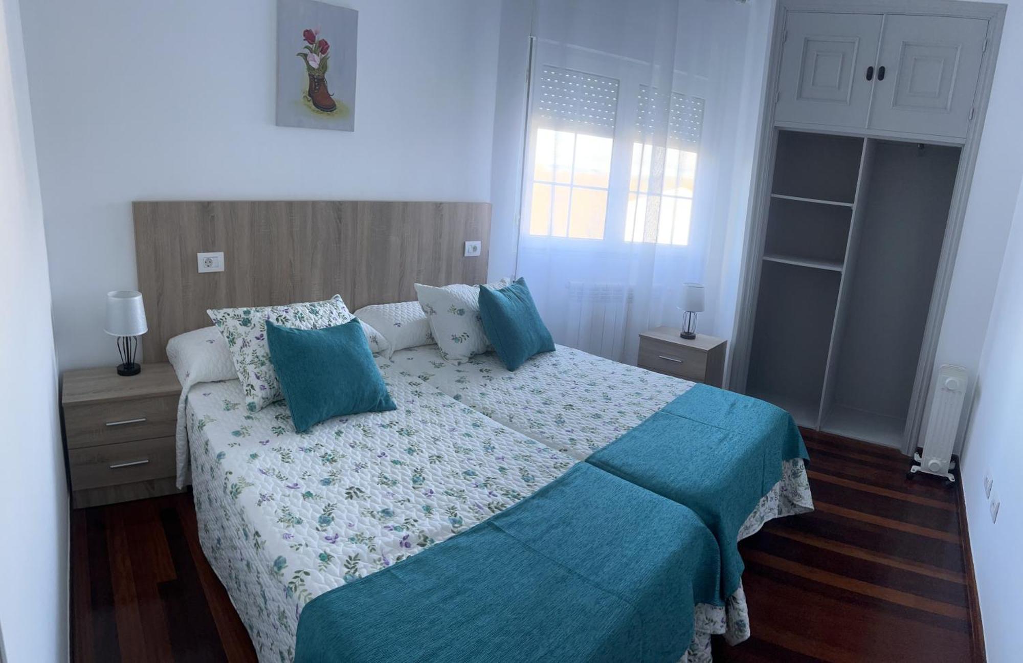 פאלאס דה ריי Viviendas Vacacionales As Lagas מראה חיצוני תמונה